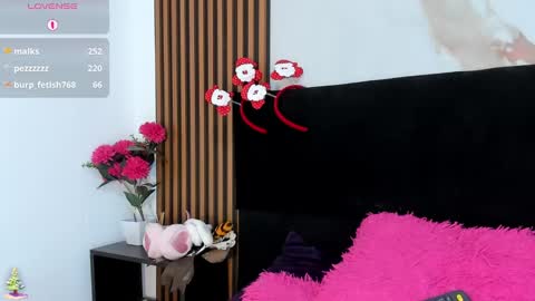 Snapshot of madelin_clerk chatting on December 2024 09:19:01 PM Madelin Clerk online show from December 2024 09:19:01 PM