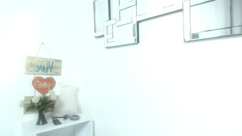 Madeline online show from November 2025 12:05:01 PM