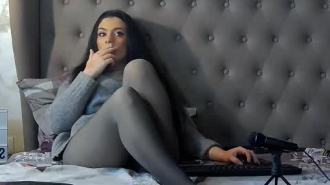 Snapshot of madelynvelure chatting on November 2025 08:14:02 AM madelynvelure online show from November 2025 08:14:02 AM