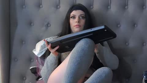 Snapshot of madelynvelure chatting on November 2025 08:26:01 AM madelynvelure online show from November 2025 08:26:01 AM