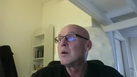 madio1187940 online show from December 2025 01:31:02 PM