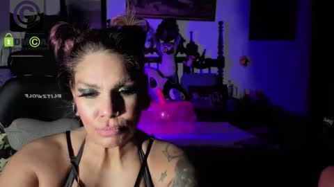 Snapshot of madisonjayde77 chatting on April 2026 05:21:01 AM MadisonJayde online show from April 2026 05:21:01 AM