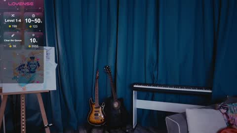 Alice online show from November 2025 12:05:02 PM