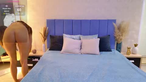 MaggieTurner online show from November 2025 01:27:01 AM