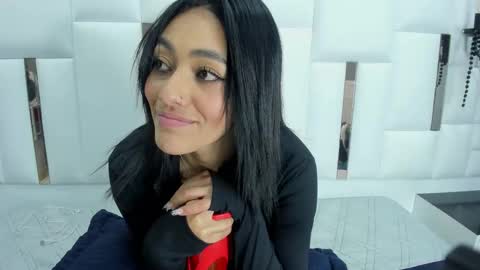 Snapshot of magic_isa chatting on September 2025 08:01:01 PM Isa online show from September 2025 08:01:01 PM