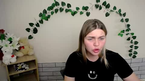 Snapshot of magic_katarina_ chatting on December 2024 10:24:02 PM magic_katarina_ online show from December 2024 10:24:02 PM