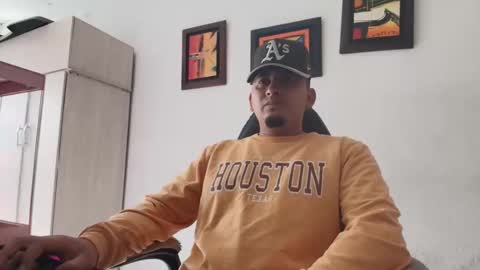 Snapshot of magic_milk23 chatting on December 2025 01:42:01 PM magic_milk23 online show from December 2025 01:42:01 PM