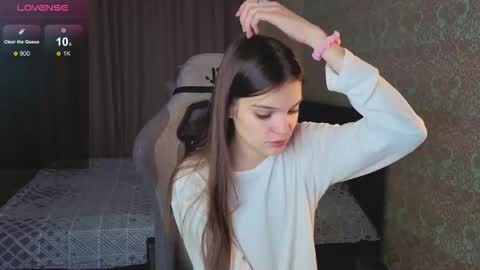 Snapshot of magic_shy chatting on November 2025 01:49:02 AM Merry online show from November 2025 01:49:02 AM