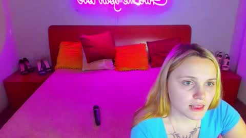 Lili and Bella online show from January 2025 10:18:02 AM