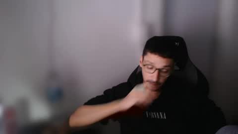 Snapshot of magicjawn chatting on November 2025 06:03:02 AM magicjawn online show from November 2025 06:03:02 AM