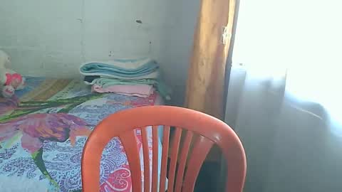 Snapshot of magiietaylor_ chatting on October 2025 08:22:01 PM Maggie Taylor online show from October 2025 08:22:01 PM