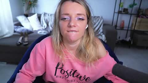 Snapshot of magnetic_ami chatting on March 2025 04:02:01 PM Ami online show from March 2025 04:02:01 PM