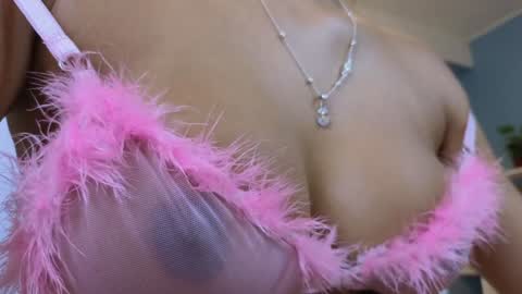 Snapshot of maiaa_ruiz chatting on December 2024 03:10:01 PM Maiaa Ruiz online show from December 2024 03:10:01 PM