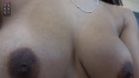 Snapshot of maiaa_ruiz chatting on December 2024 01:33:01 PM Maiaa Ruiz online show from December 2024 01:33:01 PM