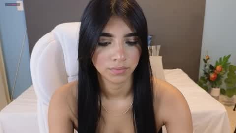 Snapshot of maiaa_ruiz chatting on December 2024 01:17:01 PM Maiaa Ruiz online show from December 2024 01:17:01 PM