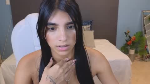 Snapshot of maiaa_ruiz chatting on December 2024 04:37:01 PM Maiaa Ruiz online show from December 2024 04:37:01 PM