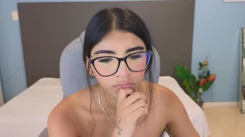 Snapshot of maiaa_ruiz chatting on October 2025 01:44:01 PM Maiaa Ruiz online show from October 2025 01:44:01 PM