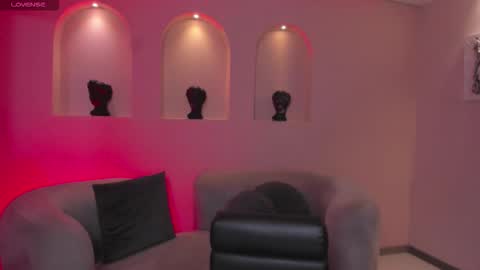  Maia  online show from December 2025 04:58:01 PM