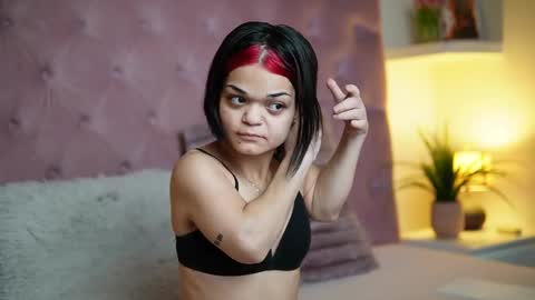  Maia  online show from December 2025 09:41:02 PM