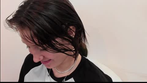 Snapshot of maibys_cute chatting on December 2024 03:47:02 AM maibys online show from December 2024 03:47:02 AM