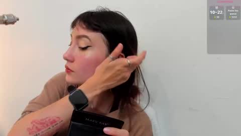 Snapshot of maibys_cute chatting on September 2025 04:38:02 AM maibys online show from September 2025 04:38:02 AM