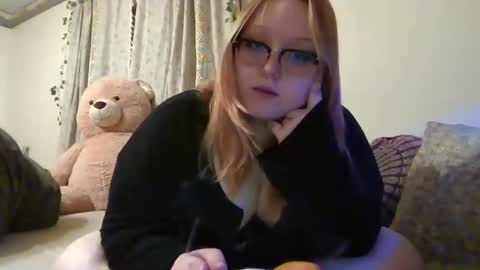 maicii006 online show from December 2025 01:57:02 AM