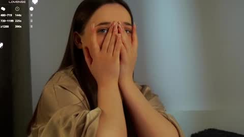 Lucy online show from February 2025 04:37:01 AM