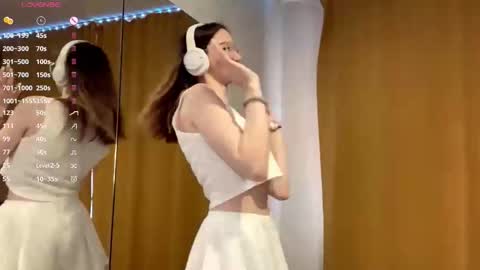 Elina online show from October 2025 08:15:02 AM