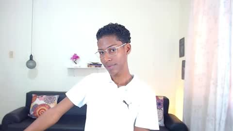 Snapshot of maiki18 chatting on January 2025 07:35:02 PM I am Maik online show from January 2025 07:35:02 PM