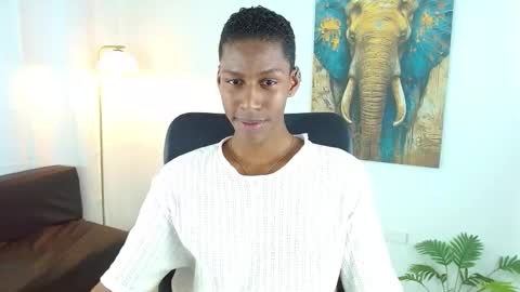 Snapshot of maiki18 chatting on October 2025 09:15:02 PM I am Maik online show from October 2025 09:15:02 PM