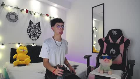 Maiky Cooper online show from February 2025 01:00:01 AM