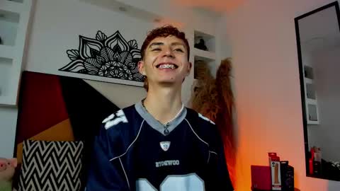 Maiky Cooper online show from November 2025 08:20:01 PM