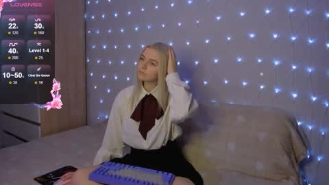 Your kitty online show from September 2025 03:35:01 PM