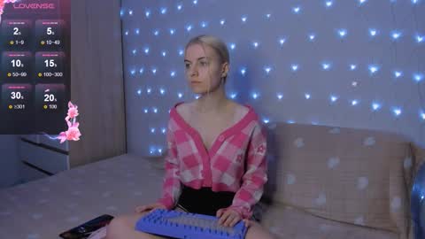 Your kitty online show from November 2025 04:07:01 PM