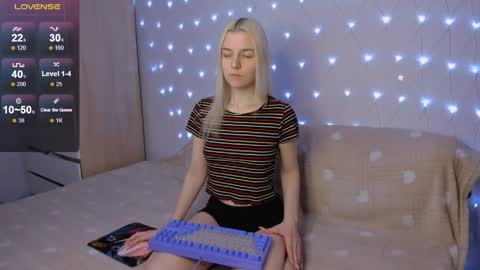 Snapshot of mailin_harrington chatting on May 2026 03:29:02 PM Your kitty online show from May 2026 03:29:02 PM