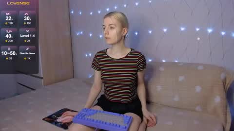 Snapshot of mailin_harrington chatting on May 2026 04:01:01 PM Your kitty online show from May 2026 04:01:01 PM