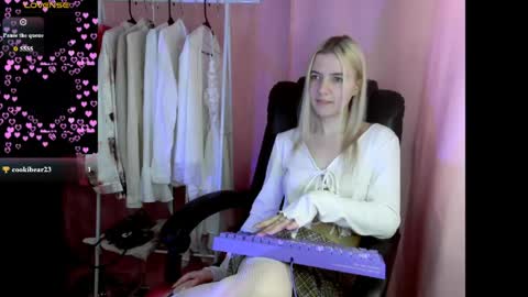 Snapshot of mailin_harrington chatting on June 2026 03:53:01 AM Your kitty online show from June 2026 03:53:01 AM