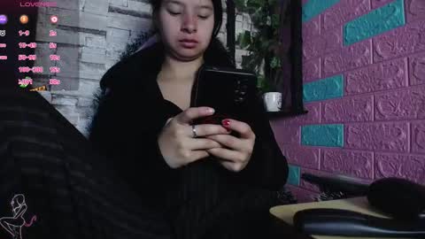  MAILY CAN  online show from December 2025 12:33:02 PM