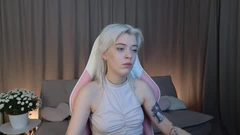 Snapshot of maimatin chatting on November 2025 08:03:02 AM maimatin online show from November 2025 08:03:02 AM