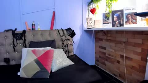 Snapshot of maiteandlexy chatting on February 2026 07:10:01 PM Maite and Lexy online show from February 2026 07:10:01 PM