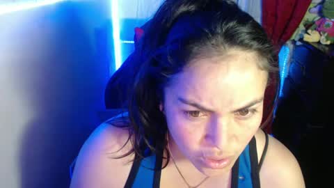 Snapshot of maitte_22 chatting on January 2025 01:37:02 AM Hello friends Im on another account online show from January 2025 01:37:02 AM