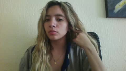 majo_gomezz online show from December 2025 03:50:02 PM