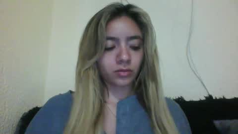majo_gomezz online show from December 2025 01:25:01 AM