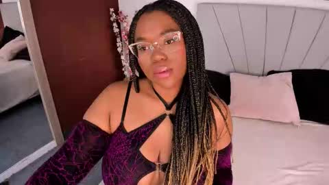 Snapshot of makena_gh chatting on September 2025 04:38:02 AM makena online show from September 2025 04:38:02 AM