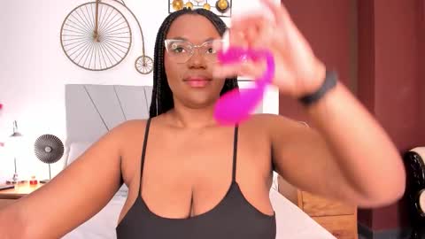 Snapshot of makena_gh chatting on October 2025 04:18:02 AM makena online show from October 2025 04:18:02 AM