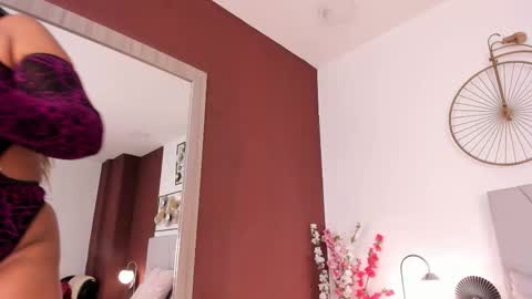 Snapshot of makena_gh chatting on October 2025 04:14:01 AM makena online show from October 2025 04:14:01 AM