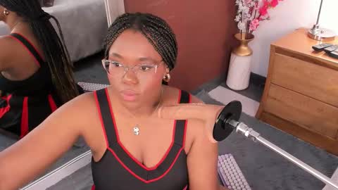 Snapshot of makena_gh chatting on November 2025 04:00:01 AM makena online show from November 2025 04:00:01 AM