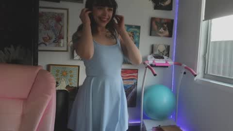 Snapshot of makiyahbelle2 chatting on April 2026 05:03:01 AM MakiyahBelle online show from April 2026 05:03:01 AM