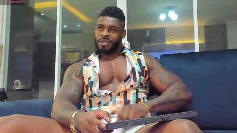 Snapshot of makonneen chatting on February 2025 03:28:01 AM Makonnen online show from February 2025 03:28:01 AM