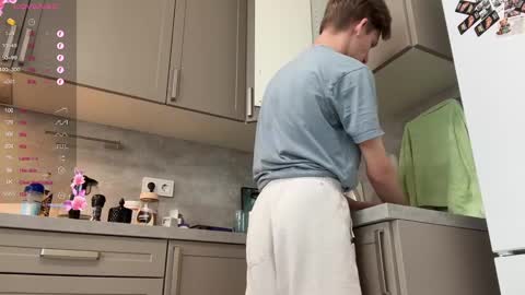 Snapshot of malcolm_yang chatting on February 2025 10:42:01 AM Tom and Mark 3 online show from February 2025 10:42:01 AM